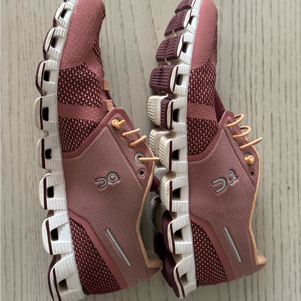 On Running Women's Mauve Pink and Peach Athletic Sneakers - Picture 8 of 8